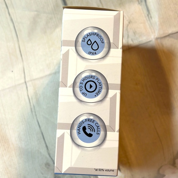 ijoy Aqua Chroma Bluetooth Wireless Splashproof Speaker - Picture 4 of 9